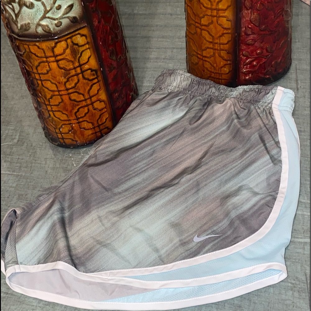 Nike women’s 3in inseam tempo running shorts